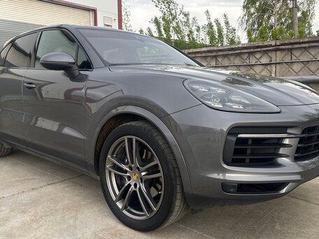 2018 Porsche Cayenne III, серый, 5600000 рублей, вид 2