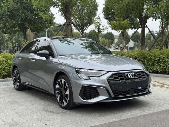 2023 Audi A3 35 TFSI Long IV (8Y), серебристый - вид 2