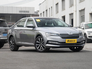 2025 Skoda Superb III Рестайлинг, серый, 2990911 рублей, вид 3