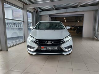 2023 Lada (ВАЗ) Vesta I Рестайлинг (NG), белый, 1359000 рублей, вид 2