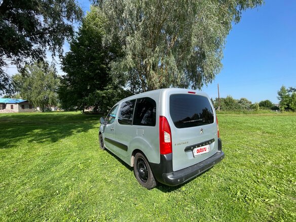2010 Peugeot Partner II, серебристый, 480000 рублей - вид 4