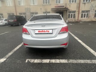 2016 Hyundai Solaris I Рестайлинг, серебристый, 1180000 рублей, вид 2