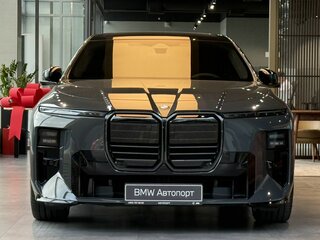2026 BMW 7 серии 740 xDrive VII (G70) Рестайлинг, серый, 24990000 рублей, вид 3