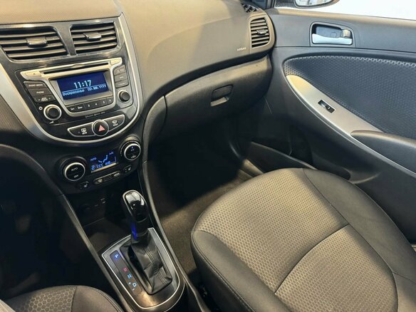 2016 Hyundai Solaris I Рестайлинг, коричневый, 849000 рублей - вид 19