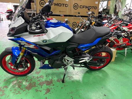 2025 BMW F 900 XR, белый, 1399000 рублей, вид 1