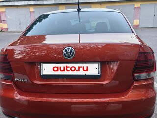 2017 Volkswagen Polo V Рестайлинг, красный, 1100000 рублей, вид 3
