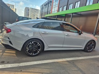2021 Kia K5 III, серый, 2600000 рублей, вид 2