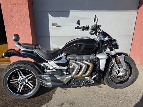 2020 Triumph Rocket 3, чёрный, 1800000 рублей, вид 3