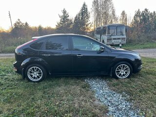 2010 Ford Focus II Рестайлинг, чёрный, 680000 рублей, вид 5