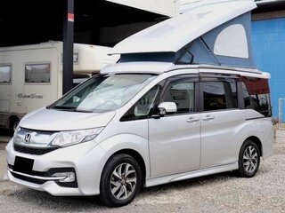 2017 Honda Stepwgn Spada V, серебристый, 1420000 рублей, вид 1