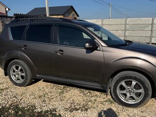 2011 Mitsubishi Outlander II Рестайлинг, коричневый, 1500000 рублей, вид 2