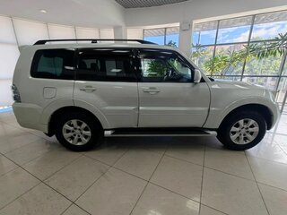 2015 Mitsubishi Pajero IV Рестайлинг 2, белый, 2199000 рублей, вид 4