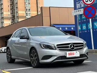 2016 Mercedes-Benz A-Класс 200 III (W176) Рестайлинг, серый, 1444000 рублей, вид 4