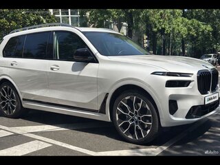 2022 BMW X7 40i I (G07) Рестайлинг, белый, 8500000 рублей, вид 4