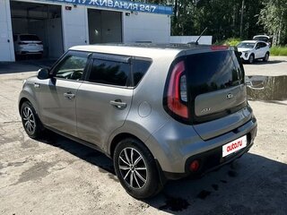 2019 Kia Soul II Рестайлинг, серебристый, 1400000 рублей, вид 2