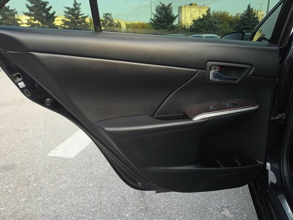 2017 Toyota Camry VII (XV50) Рестайлинг, чёрный, 2099000 рублей - вид 11