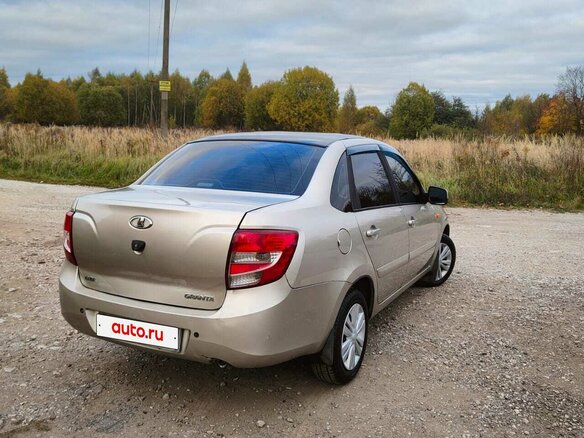 2013 Lada (ВАЗ) Granta I, бежевый, 375000 рублей - вид 4