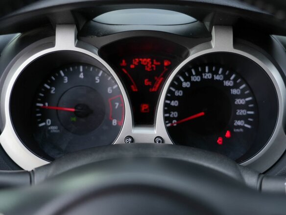 2013 Nissan Juke I, белый, 1190000 рублей - вид 10