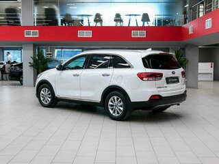 2017 Kia Sorento III Prime, белый, 2190000 рублей, вид 4
