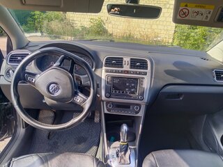2018 Volkswagen Polo V Рестайлинг, белый, 1050000 рублей, вид 5