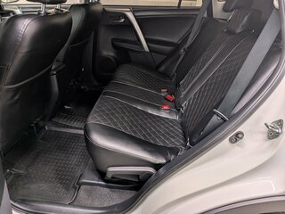 2015 Toyota RAV4 IV (XA40), белый, 2000000 рублей, вид 3