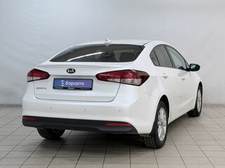 2018 Kia Cerato III Рестайлинг (Classic), белый, 1385000 рублей, вид 4