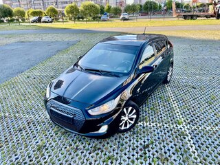 2013 Hyundai Solaris I, чёрный, 777000 рублей, вид 3