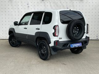 2026 Lada (ВАЗ) Niva Travel I Рестайлинг, белый, 1300000 рублей, вид 5