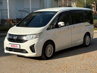 2017 Honda Stepwgn V, белый, 1600000 рублей, вид 1