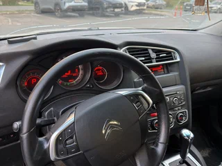 2013 Citroen C4 II, белый, 295000 рублей, вид 5