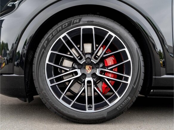2026 Porsche Cayenne S Electric Coupé IV, чёрный, 25630000 рублей - вид 19