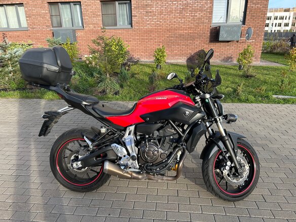 2016 Yamaha MT-07 (FZ-07), красный, 610000 рублей - вид 2