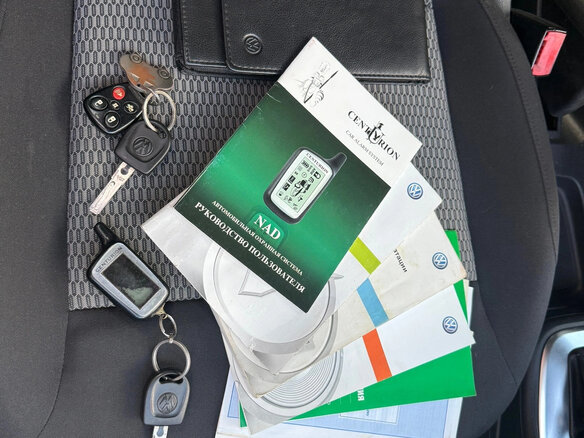 2011 Volkswagen Polo V, красный - вид 13