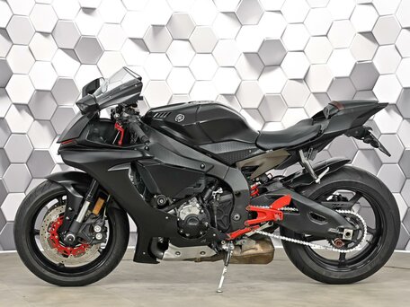 2016 Yamaha YZF-R1, чёрный, 1199000 рублей, вид 4