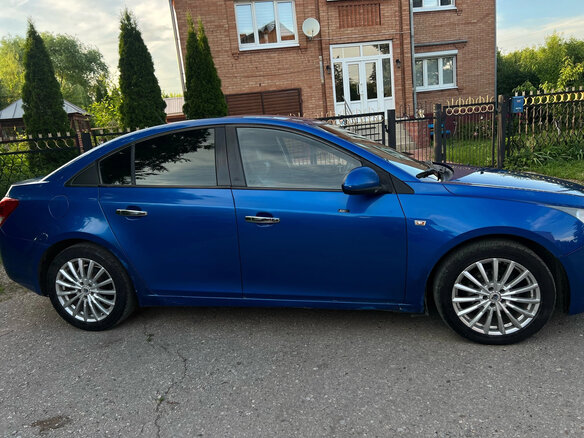 2011 Chevrolet Cruze I, синий, 560000 рублей - вид 4