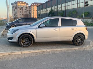 2012 Opel Astra H Рестайлинг, серебристый, 650000 рублей, вид 3