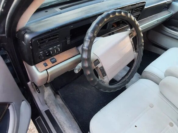 1990 Lincoln Continental VIII, чёрный, 300000 рублей - вид 8