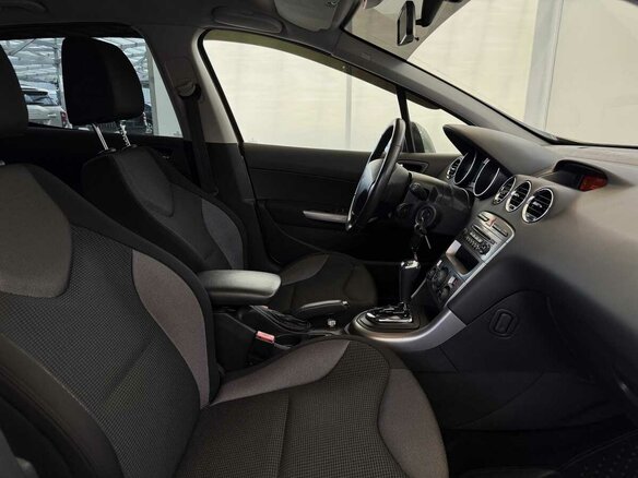2011 Peugeot 308 I Рестайлинг, бежевый, 580000 рублей - вид 10