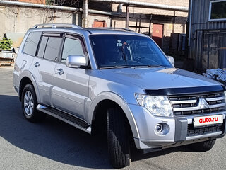 2011 Mitsubishi Pajero IV Рестайлинг 1, серебристый, 2830000 рублей, вид 3