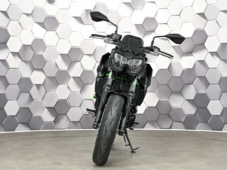 2026 Kawasaki Z 650, чёрный, 925000 рублей, вид 5