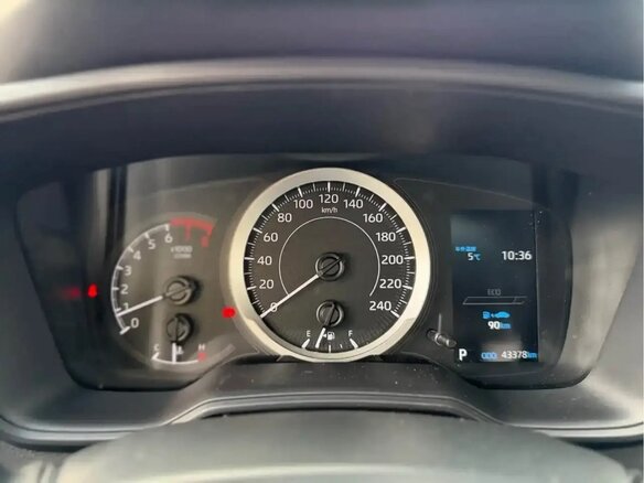 2023 Toyota Levin XII (E210) Рестайлинг, белый, 1460000 рублей - вид 8