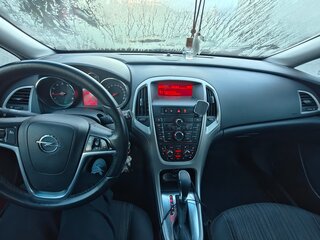 2011 Opel Astra J, серебристый, 650000 рублей, вид 5