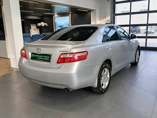 2009 Toyota Camry VI (XV40) Рестайлинг, серебристый, 899000 рублей, вид 4