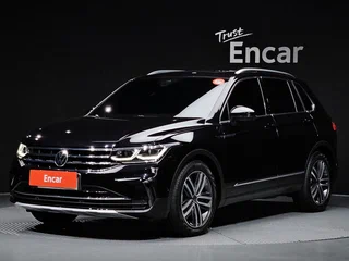 2022 Volkswagen Tiguan II Рестайлинг, чёрный, 2815000 рублей, вид 1