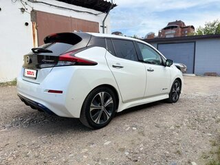 2017 Nissan Leaf II (ZE1), белый, 1650000 рублей, вид 4