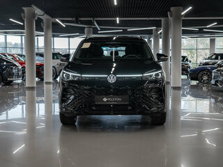 2026 Volkswagen Tiguan L Pro III (China Market), чёрный, 5000000 рублей, вид 3