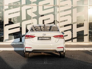 2018 Hyundai Solaris II, белый, 1450000 рублей, вид 4