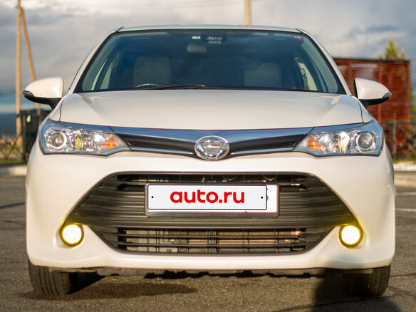 2016 Toyota Corolla Axio XI (E160, E170, E180) Рестайлинг 1, белый, 925000 рублей
