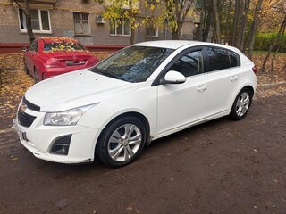 2013 Chevrolet Cruze I Рестайлинг, белый, 900000 рублей, вид 2