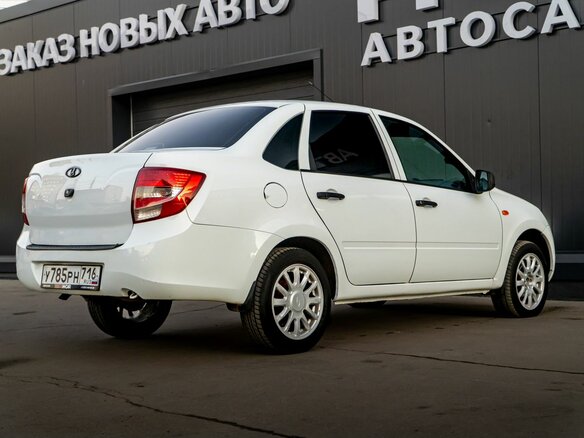 2014 Lada (ВАЗ) Granta I, белый, 390000 рублей - вид 7